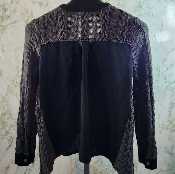 HOMMAGE Beautiful Sweater Top - Picture 7 of 10